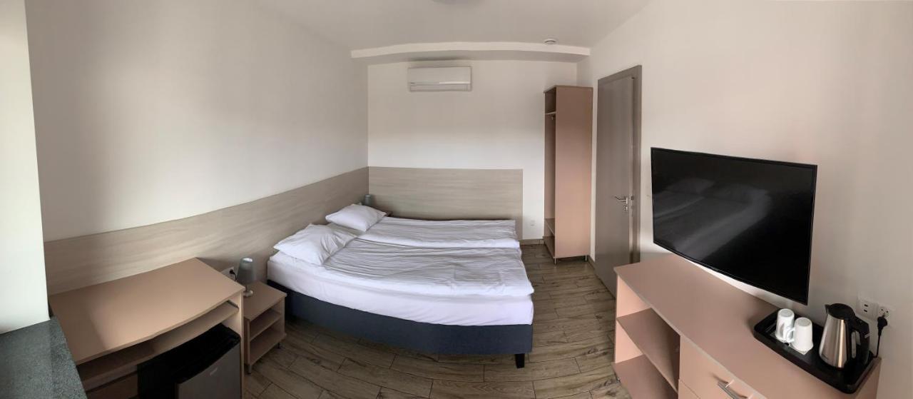 Ludowa Restauracja&Noclegi Kietrz Zewnętrze zdjęcie